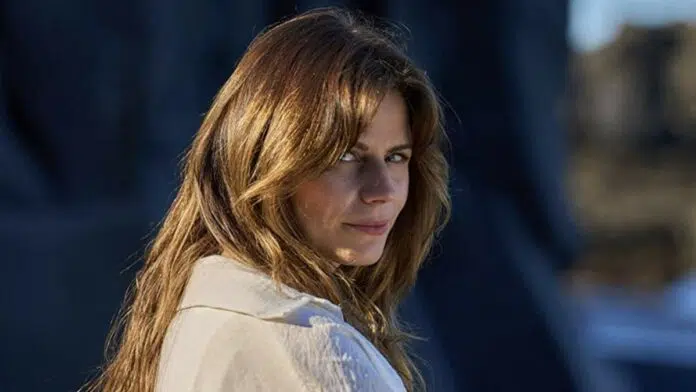 Netflix Stromboli Review Analysis Elise Schaap as Sara