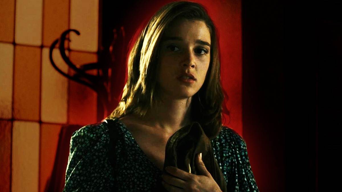 'The Communion Girl' Ending, Explained Was The Doll Haunted? Is Sarah